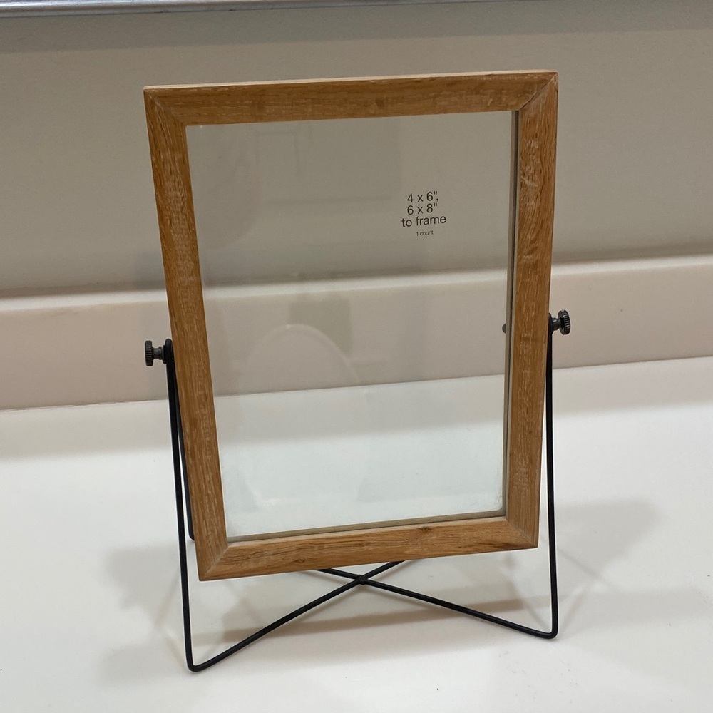 NWT Pottery Barn Wooden Floating Photo Frame with Adjustable Black Wire Stand